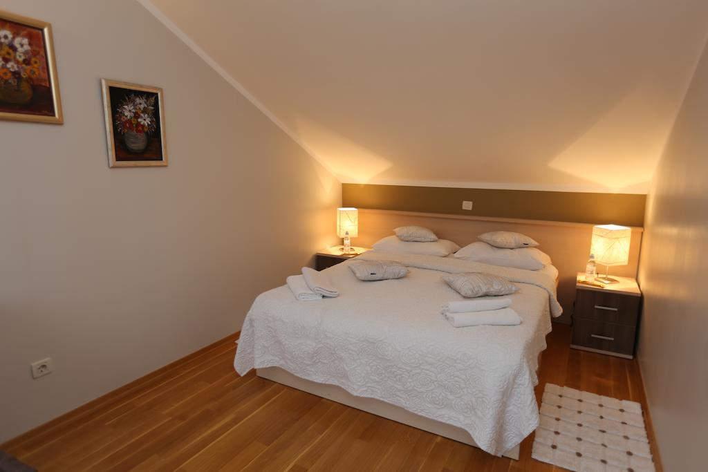 Apartments Lavica Beach Dumicic Podstrana Habitación foto